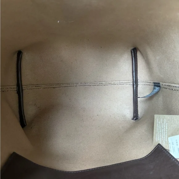 Madewell Essential Bucket Tote - Picture 6 of 9